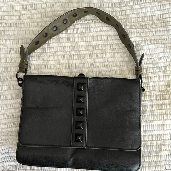 Steve Madden black and dark green purse - Picture 1 of 7